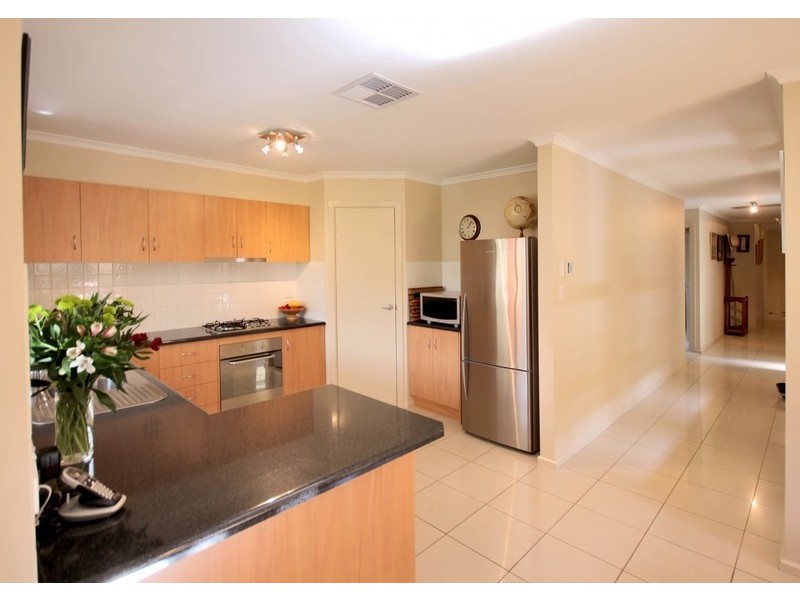 3 Saxon St, Clovelly Park SA 5042