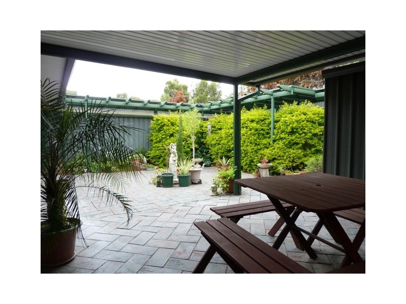 10 Madigan Crescent, Woodcroft SA 5162