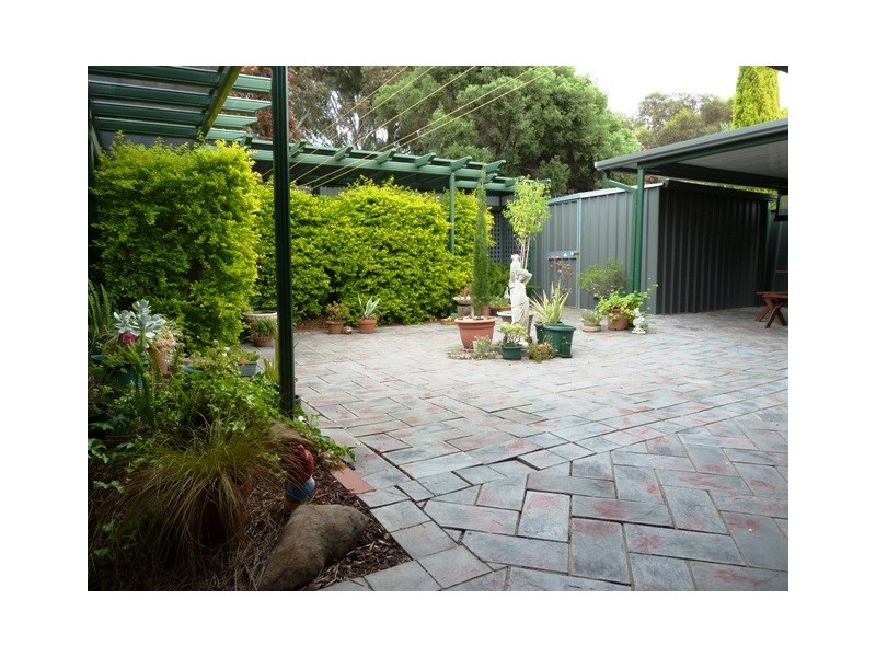 10 Madigan Crescent, Woodcroft SA 5162