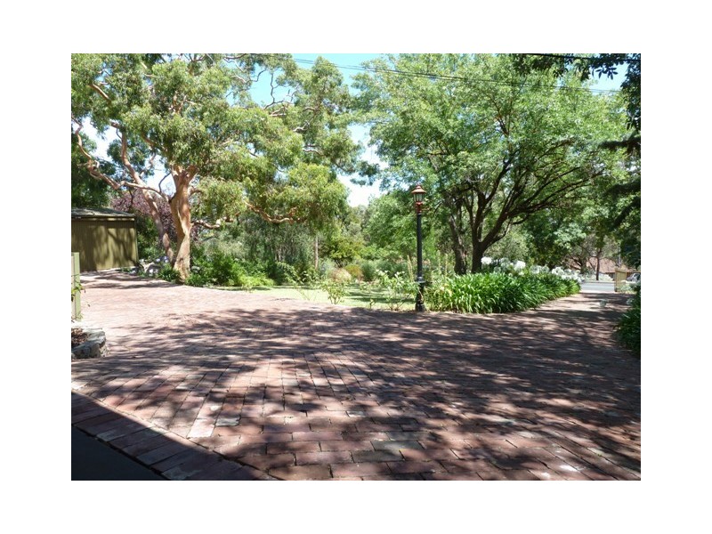 35 Wilpena St, Eden Hills SA 5050