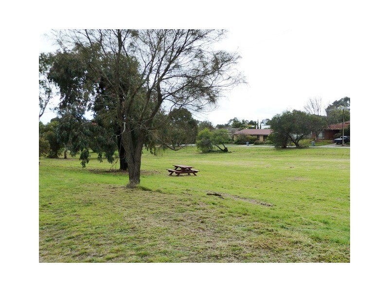 18 Elmgrove Street, Aberfoyle Park SA 5159