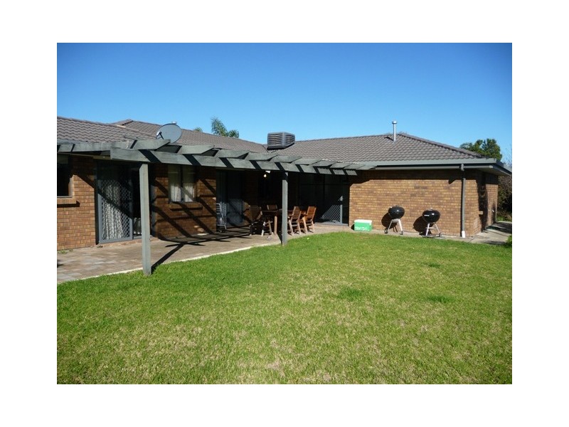 6 Explorer Court, Woodcroft SA 5162