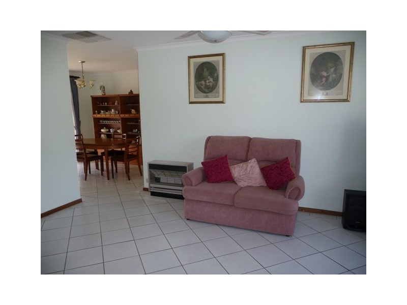 6 Explorer Court, Woodcroft SA 5162