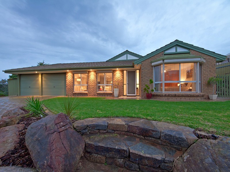 18 Chifley Crescent, Trott Park SA 5158