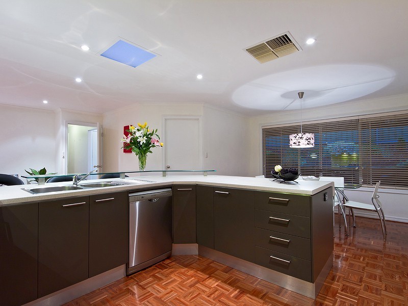 18 Chifley Crescent, Trott Park SA 5158