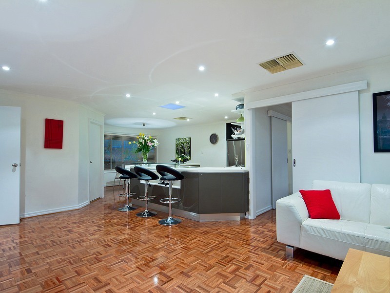 18 Chifley Crescent, Trott Park SA 5158