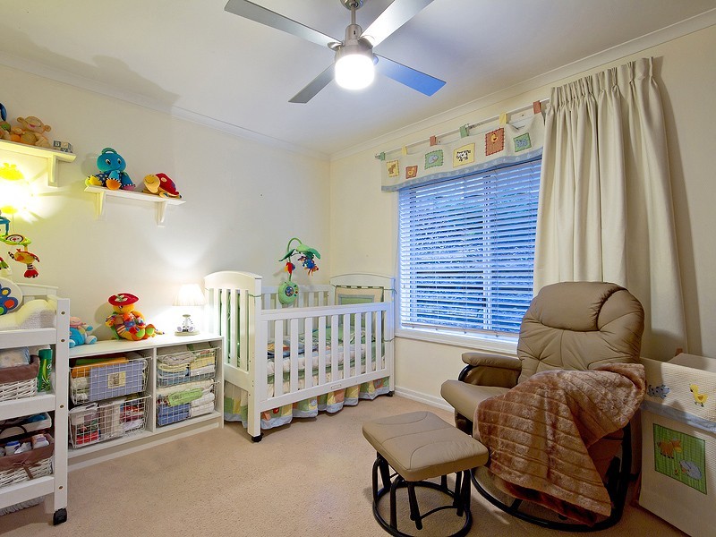 18 Chifley Crescent, Trott Park SA 5158