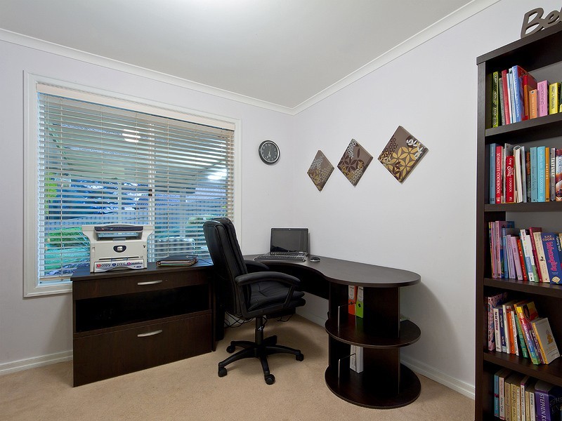 18 Chifley Crescent, Trott Park SA 5158