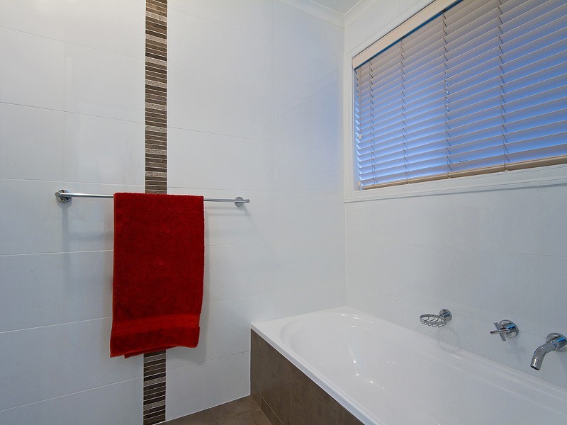 18 Chifley Crescent, Trott Park SA 5158