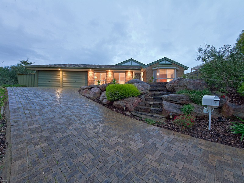 18 Chifley Crescent, Trott Park SA 5158