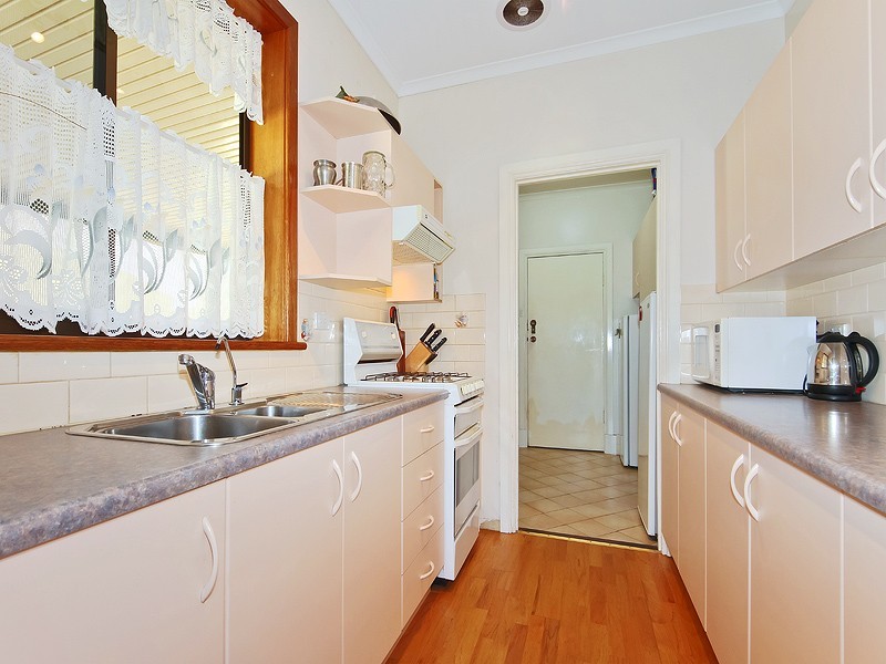 8 Clacton Road, Dover Gardens SA 5048