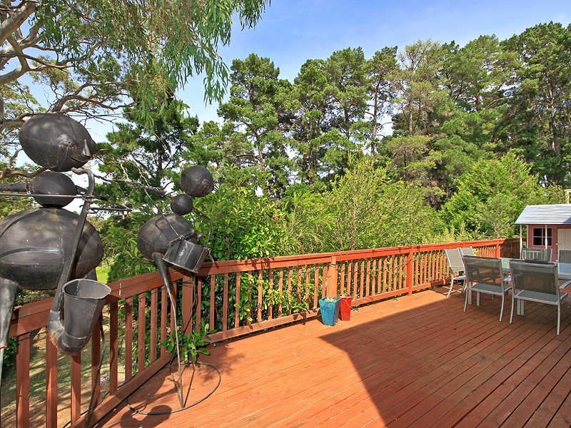 3 Oakley Road, Aberfoyle Park SA 5159