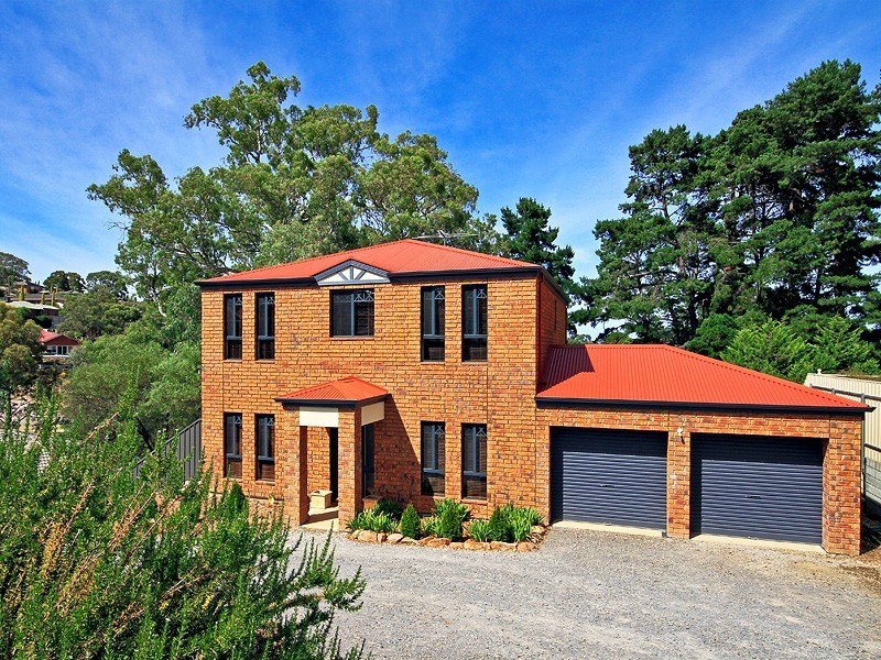 3 Oakley Road, Aberfoyle Park SA 5159