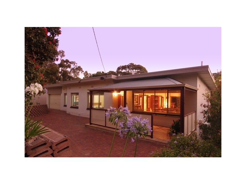 17 Mountain Road, Eden Hills SA 5050