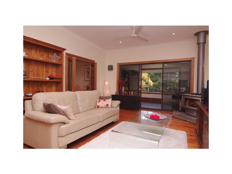 17 Mountain Road, Eden Hills SA 5050