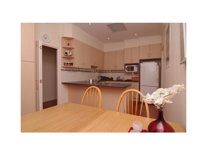 17 Mountain Road, Eden Hills SA 5050