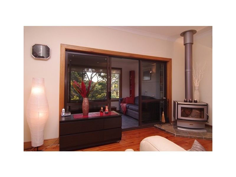 17 Mountain Road, Eden Hills SA 5050