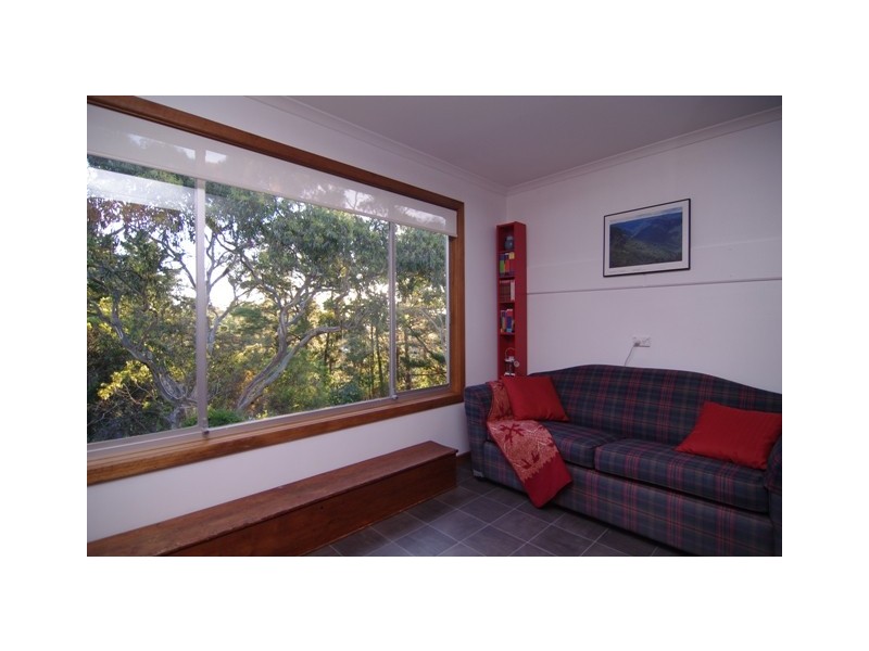 17 Mountain Road, Eden Hills SA 5050