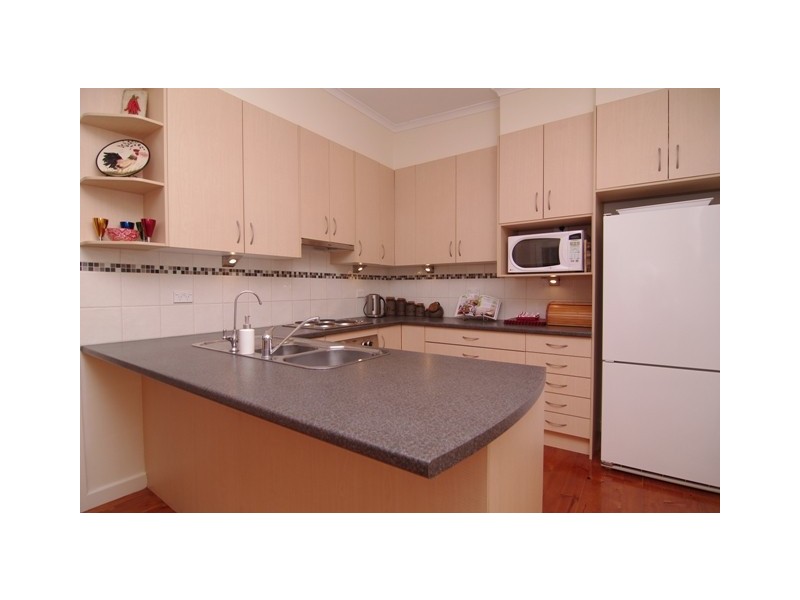 17 Mountain Road, Eden Hills SA 5050