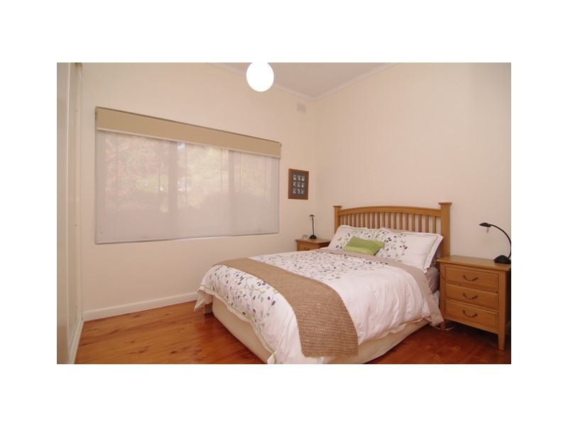 17 Mountain Road, Eden Hills SA 5050