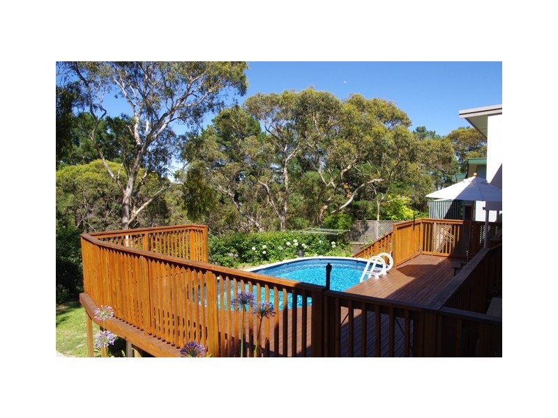 17 Mountain Road, Eden Hills SA 5050