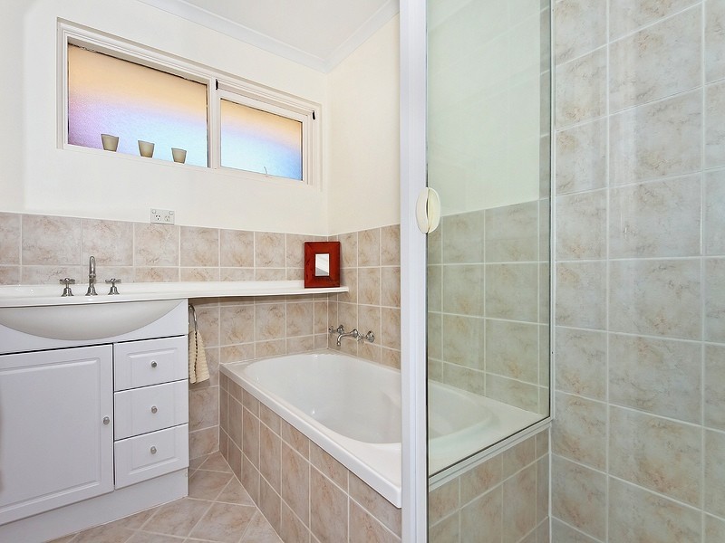 34 Elmgrove Street, Aberfoyle Park SA 5159