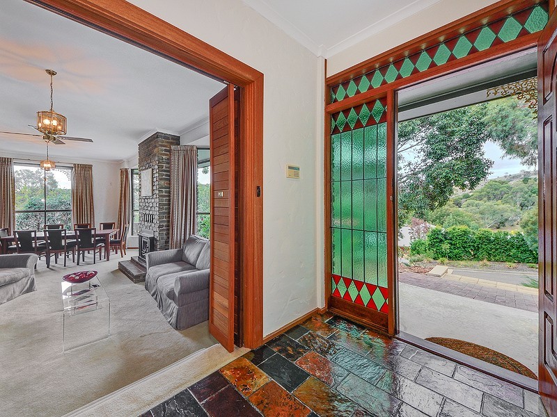1 Ross Court, Coromandel Valley SA 5051