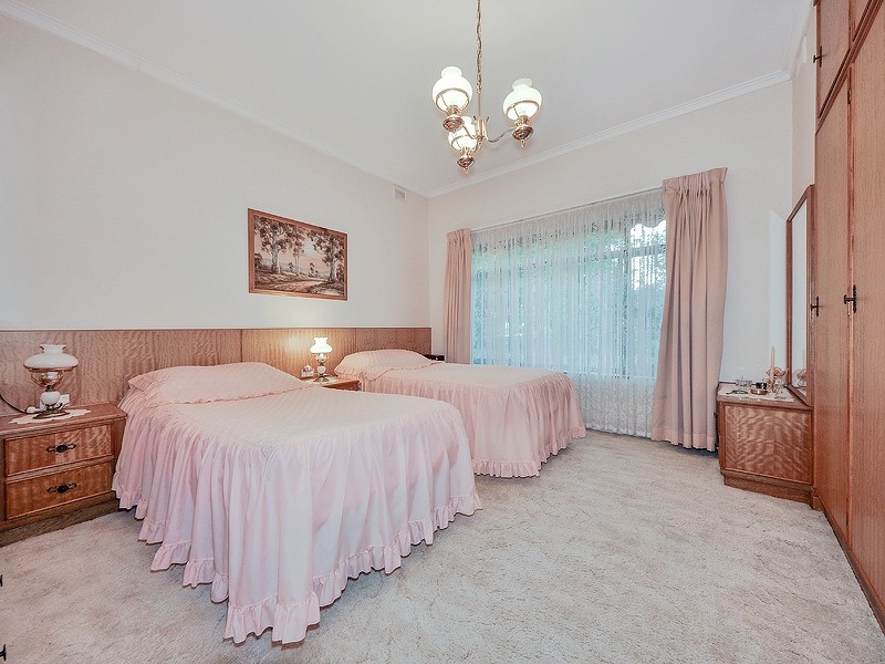 180 Shepherds Hill Road, Bellevue Heights SA 5050