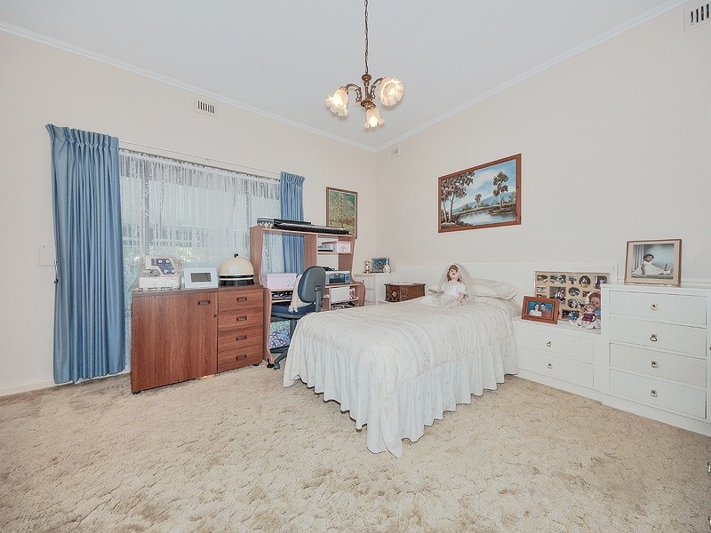 180 Shepherds Hill Road, Bellevue Heights SA 5050