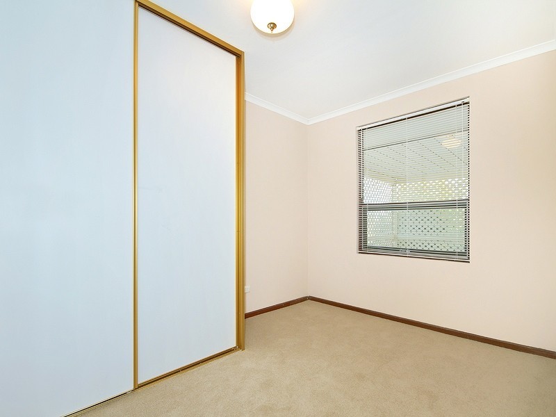 9 Drysdale Dr, Trott Park SA 5158