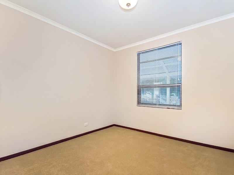 9 Drysdale Dr, Trott Park SA 5158