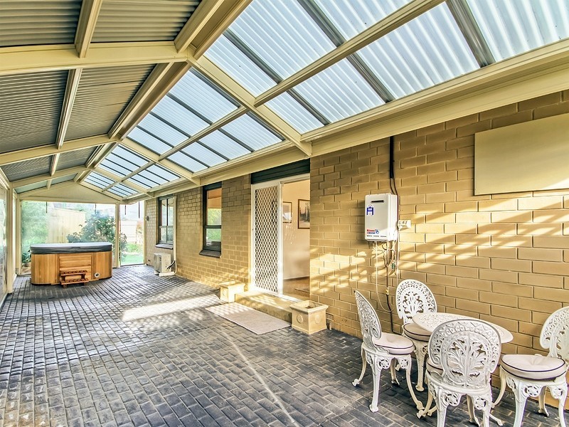 9 Drysdale Dr, Trott Park SA 5158
