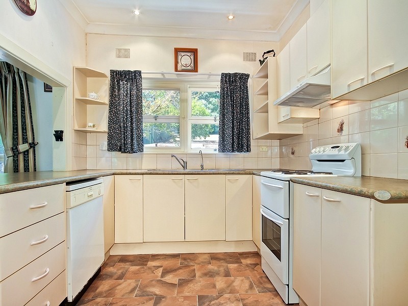 11 Sycamore Cres, Hawthorndene SA 5051