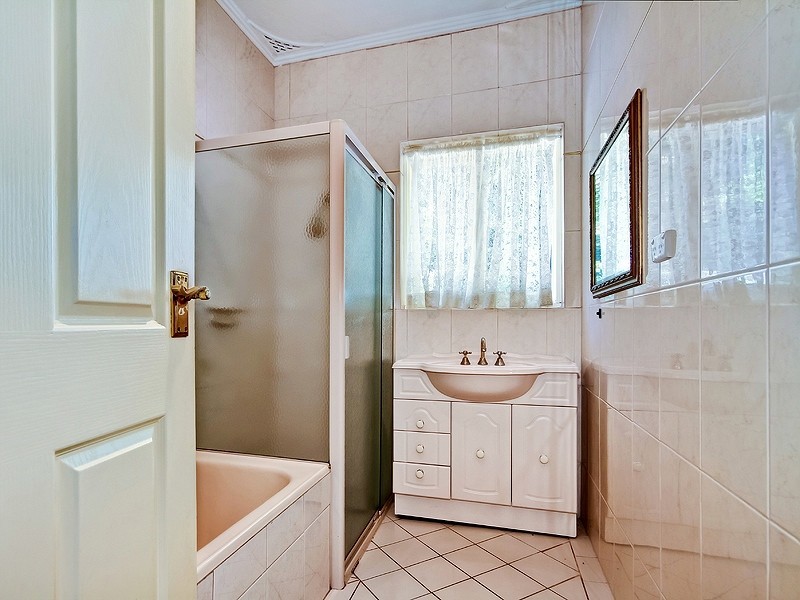 11 Sycamore Cres, Hawthorndene SA 5051