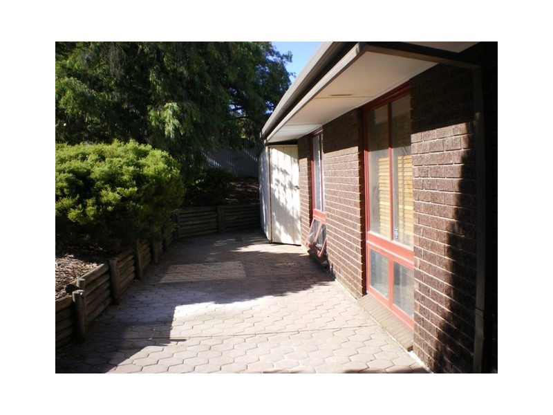 6 Stanbury Ave, Happy Valley SA 5159