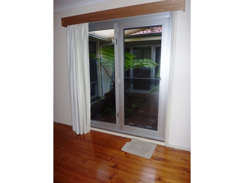 16 University Way, Bellevue Heights SA 5050