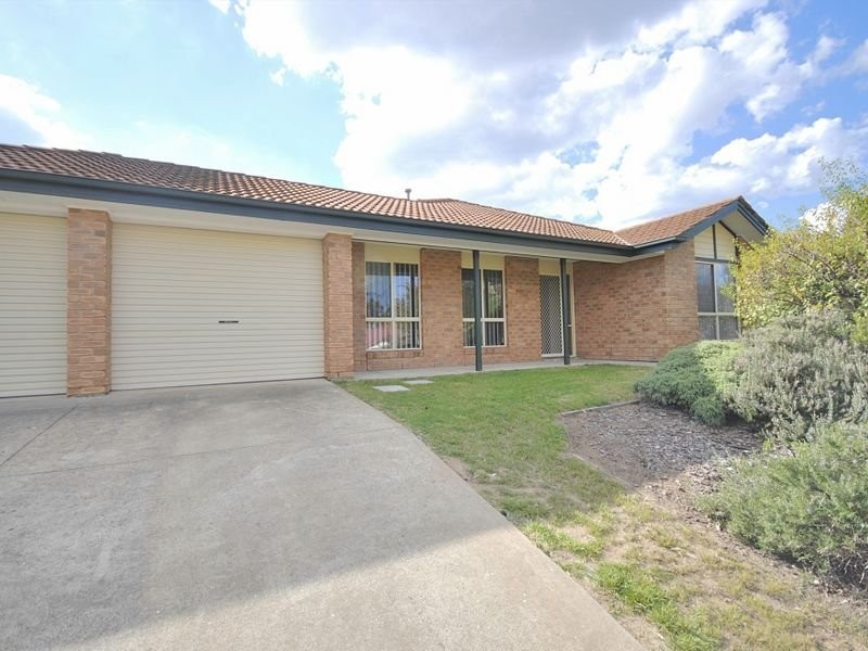 12 Wooding Avenue, Woodcroft SA 5162