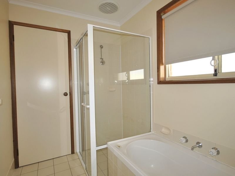 12 Wooding Avenue, Woodcroft SA 5162