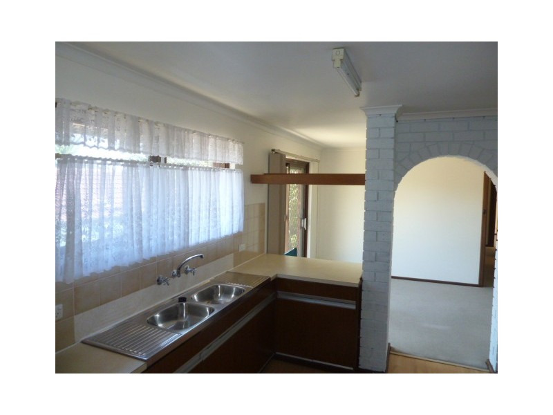 42 Columbia Crescent, Hallett Cove SA 5158