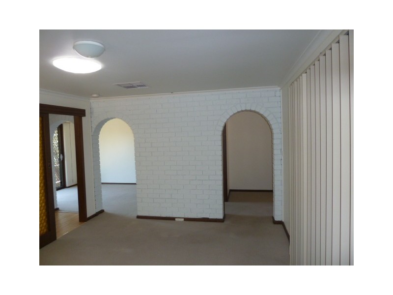 42 Columbia Crescent, Hallett Cove SA 5158