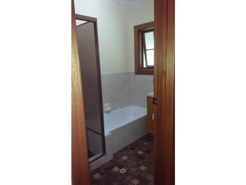 16 Deane Avenue, Belair SA 5052