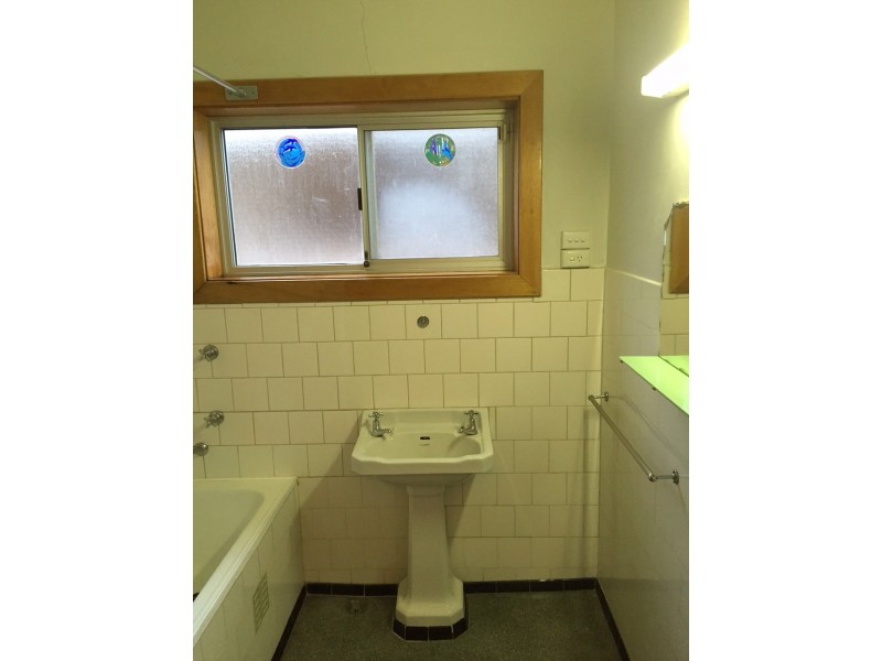 24 Narkunda Street, Glandore SA 5037