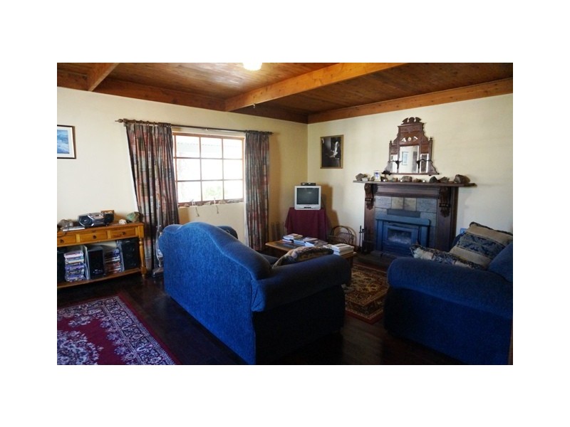 8 Stuart Street, Melrose SA 5483