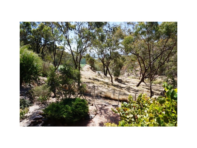 8 Beverley Crescent, Belair SA 5052