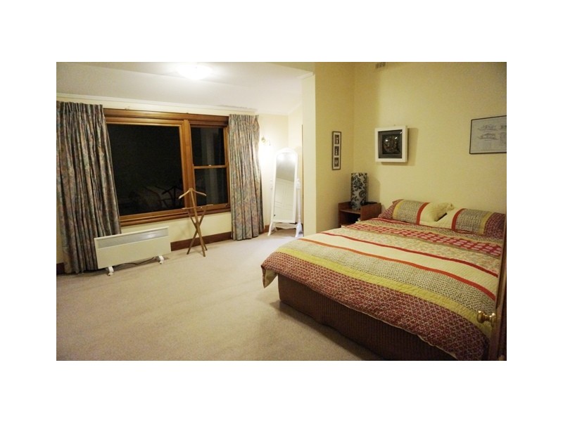 14 Serpentine Road, Belair SA 5052