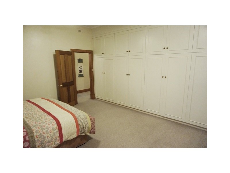 14 Serpentine Road, Belair SA 5052