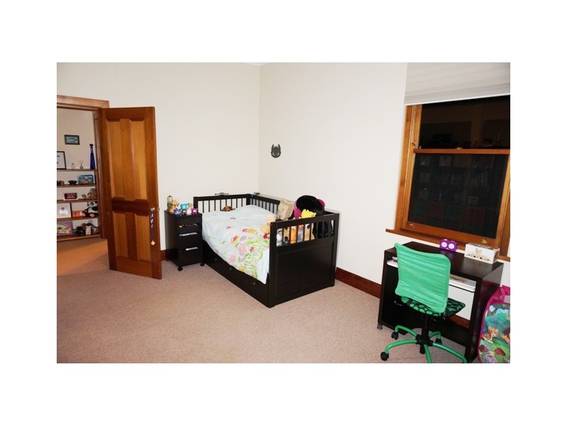 14 Serpentine Road, Belair SA 5052