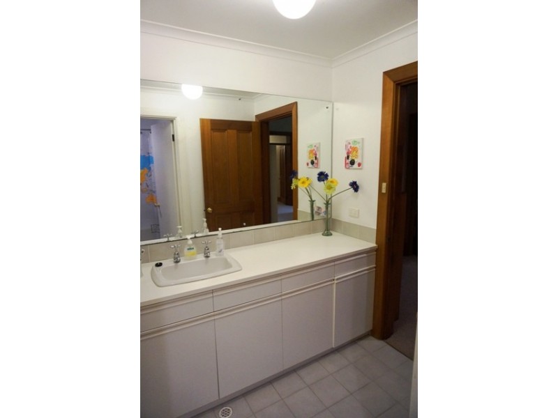 14 Serpentine Road, Belair SA 5052