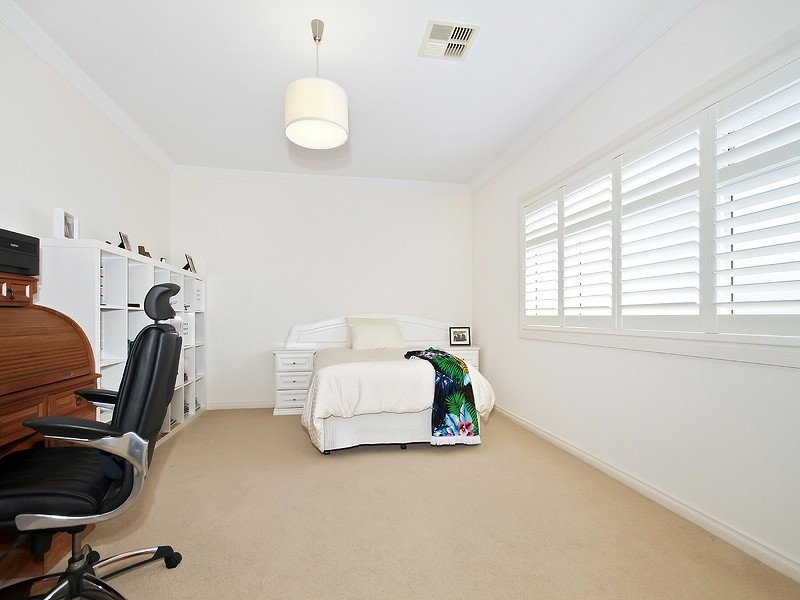 15 Rogerson Cct, Craigburn Farm SA 5051