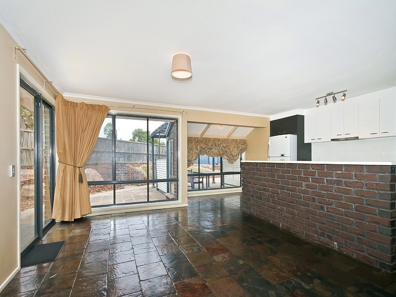 2 Huon Court, Flagstaff Hill SA 5159